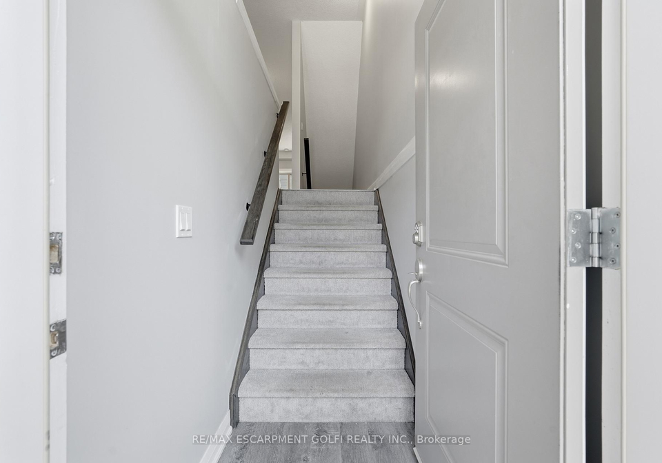 28-aqua-lane-hamilton-ontario-x12980066