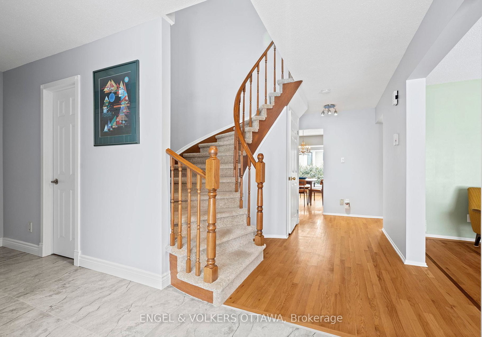 3-balding-crescent-kanata-ontario-x12980156