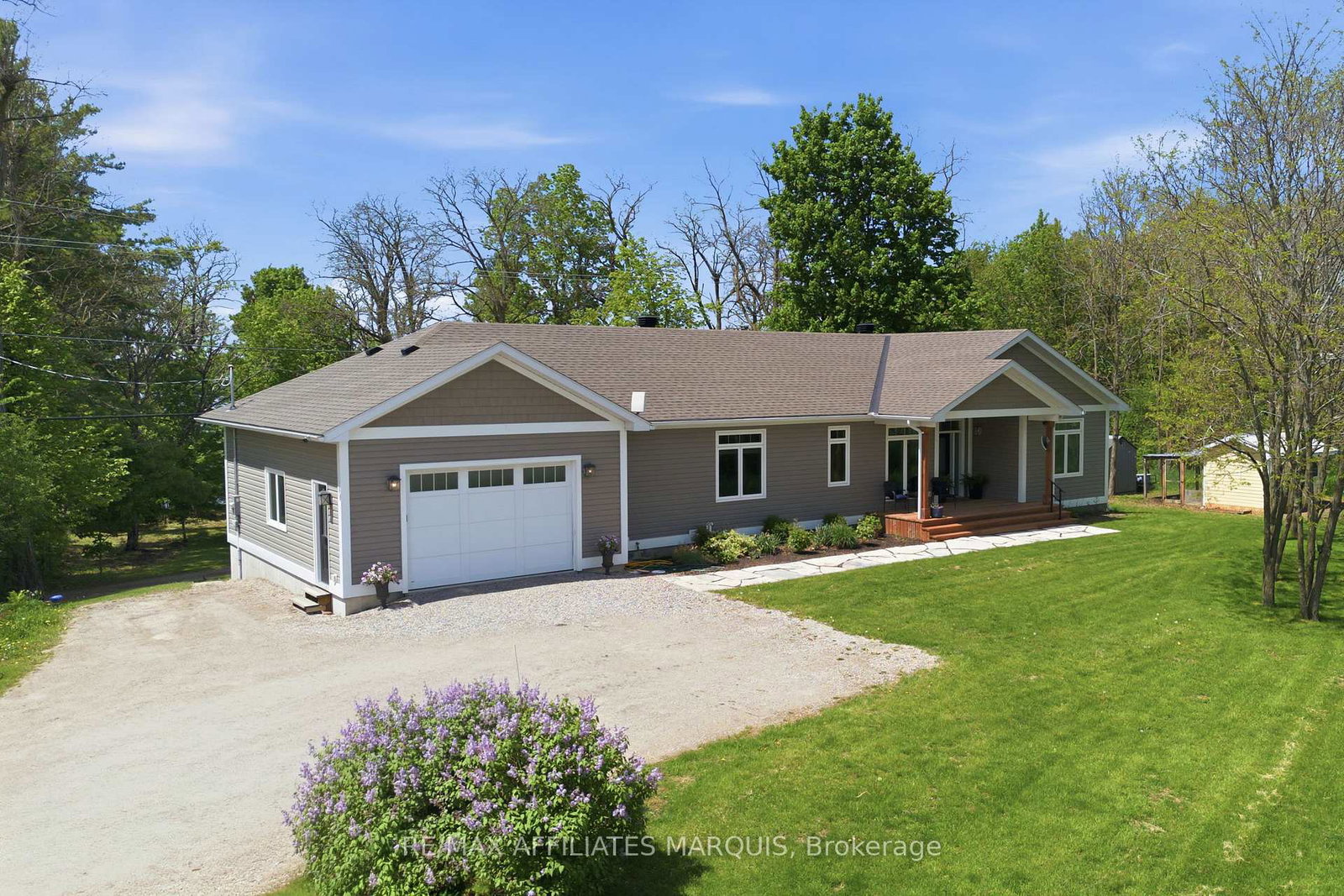 12-r9-road-rideau-lakes-ontario-x12980274