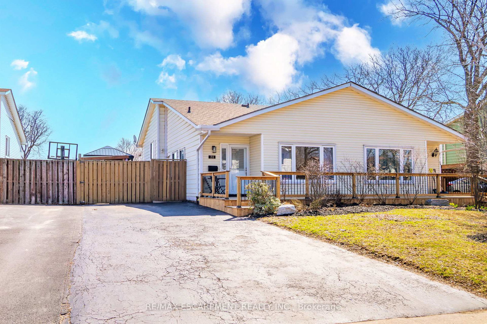 28-golden-orchard-drive-hamilton-ontario-x12980372