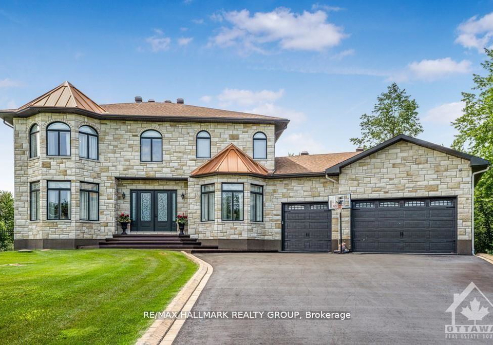 699-ballycastle-crescent-ottawa-ontario-x12980382