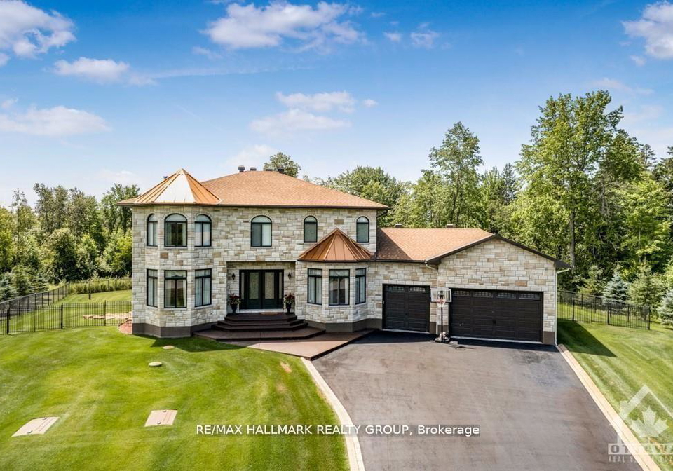 699-ballycastle-crescent-ottawa-ontario-x12980382
