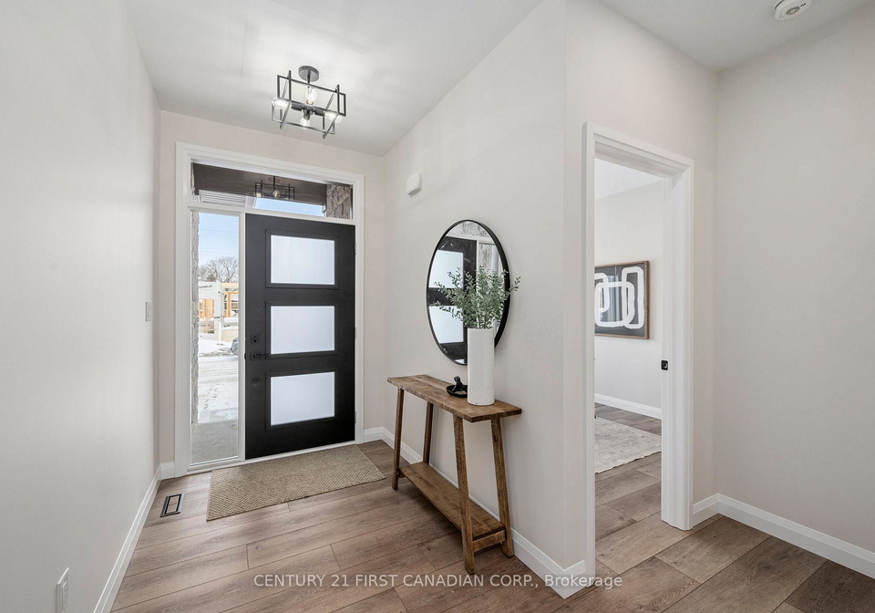 32-postma-crescent-north-middlesex-ontario-x12980634