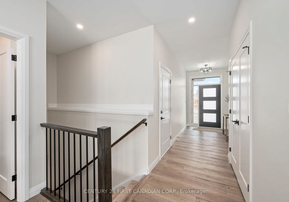 32-postma-crescent-north-middlesex-ontario-x12980634