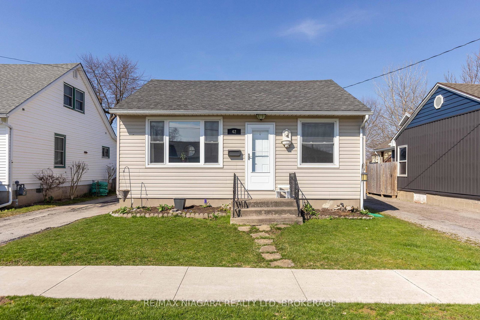42-douglas-street-fort-erie-ontario-x12981022