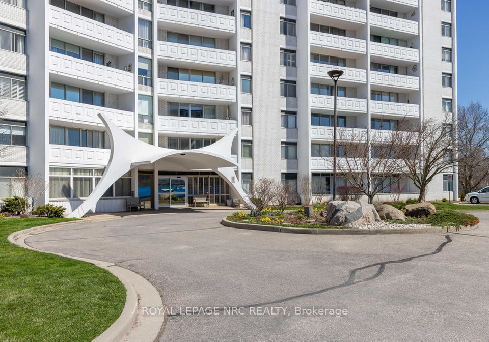 15-towering-heights-st-catharines-ontario-x12981246