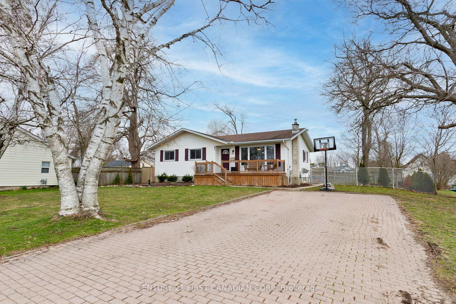 9526-currie-road-duttondunwich-ontario-x12981280