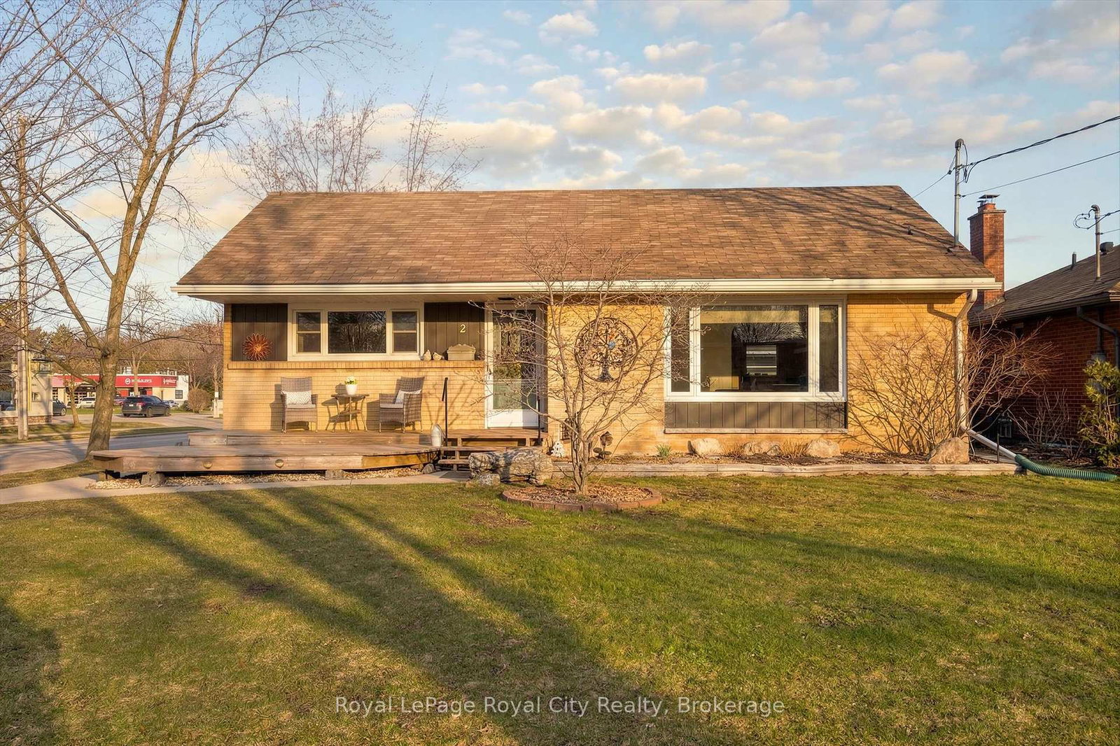 2-cadillac-drive-guelph-ontario-x12981488