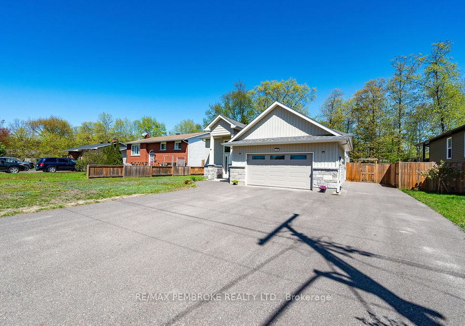 21a-east-street-petawawa-ontario-x12981504