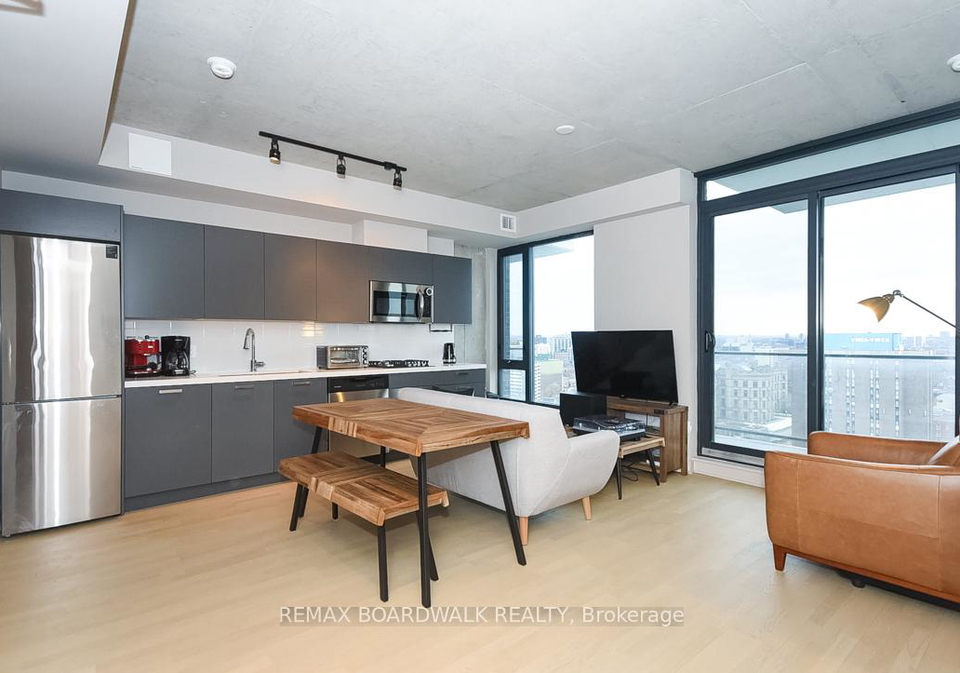 203-catherine-street-ottawa-ontario-x12981622