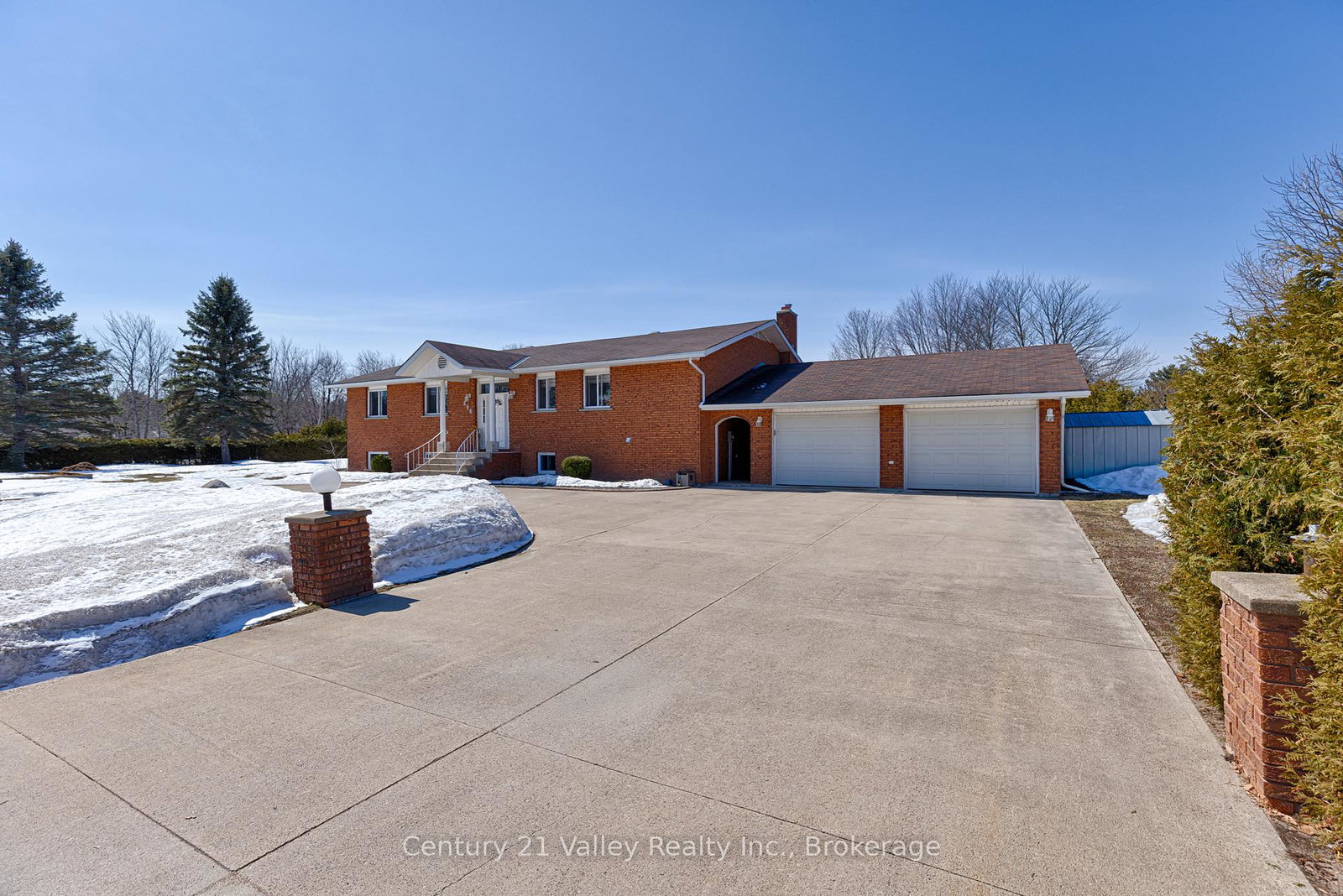 690-pineridge-crescent-petawawa-ontario-x12981654