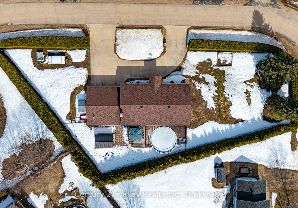 690-pineridge-crescent-petawawa-ontario-x12981654