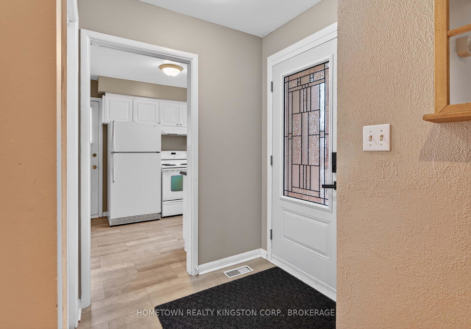 656-carnaby-street-kingston-ontario-x12981836