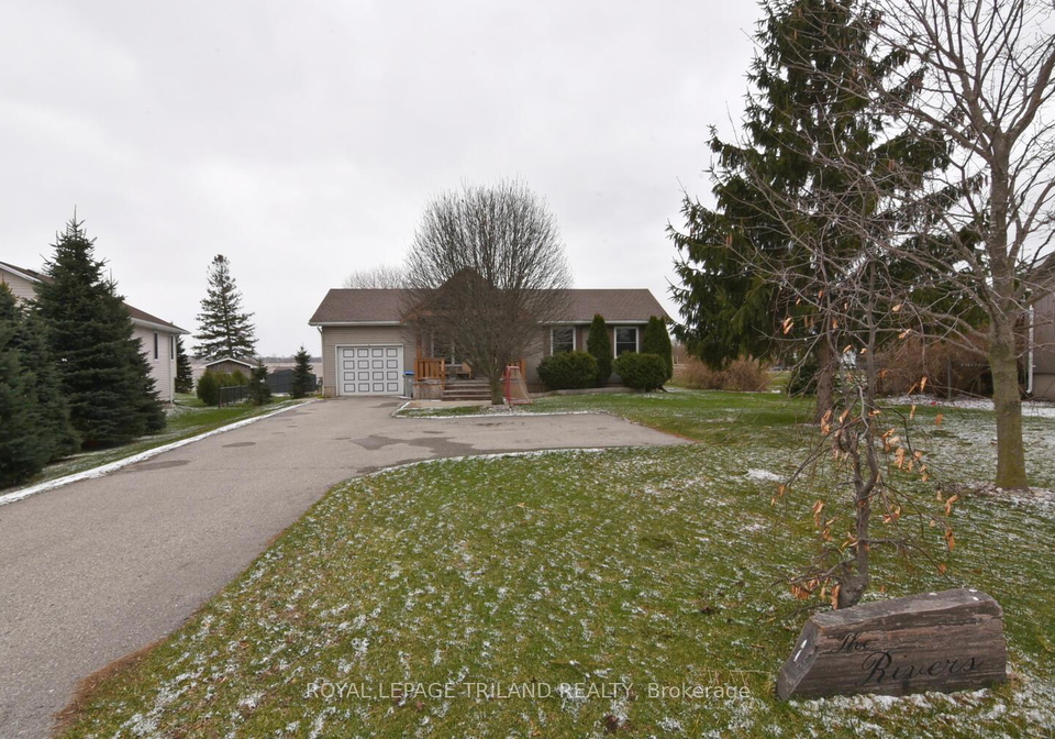 9907-eric-street-lambton-shores-ontario-x12981916