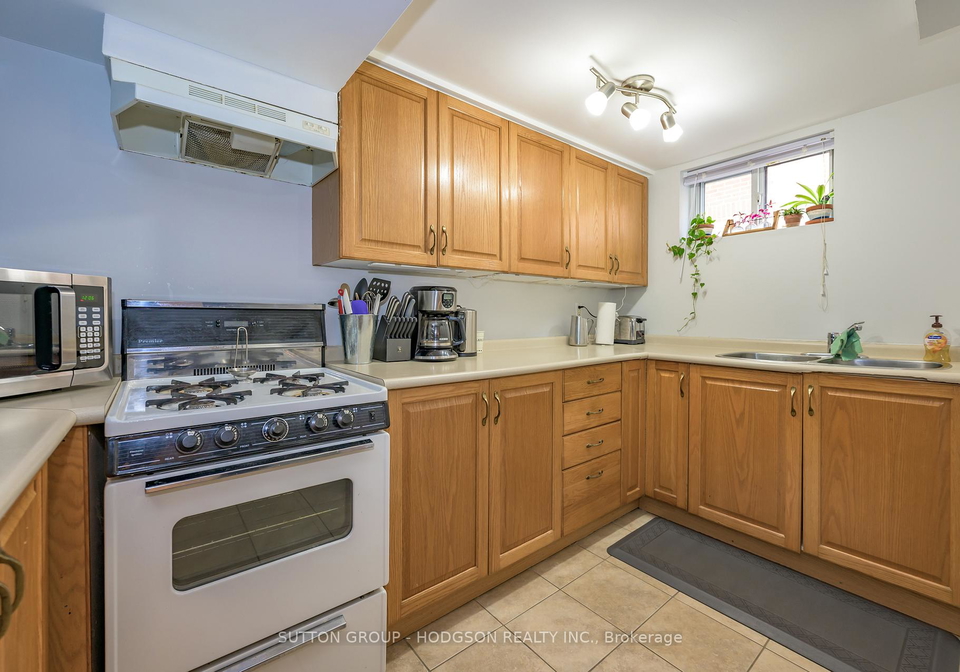 111-lincoln-place-london-south-ontario-x12982048