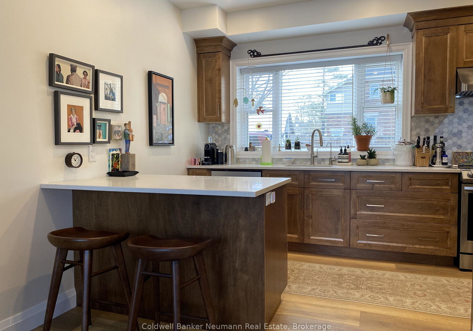 194-norfolk-street-guelph-ontario-x12982054
