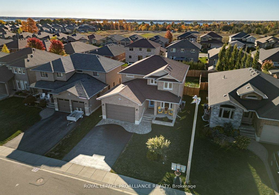 60-crews-crescent-quinte-west-ontario-x12982376
