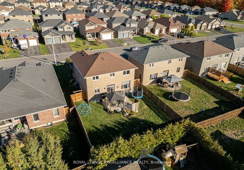 60-crews-crescent-quinte-west-ontario-x12982376