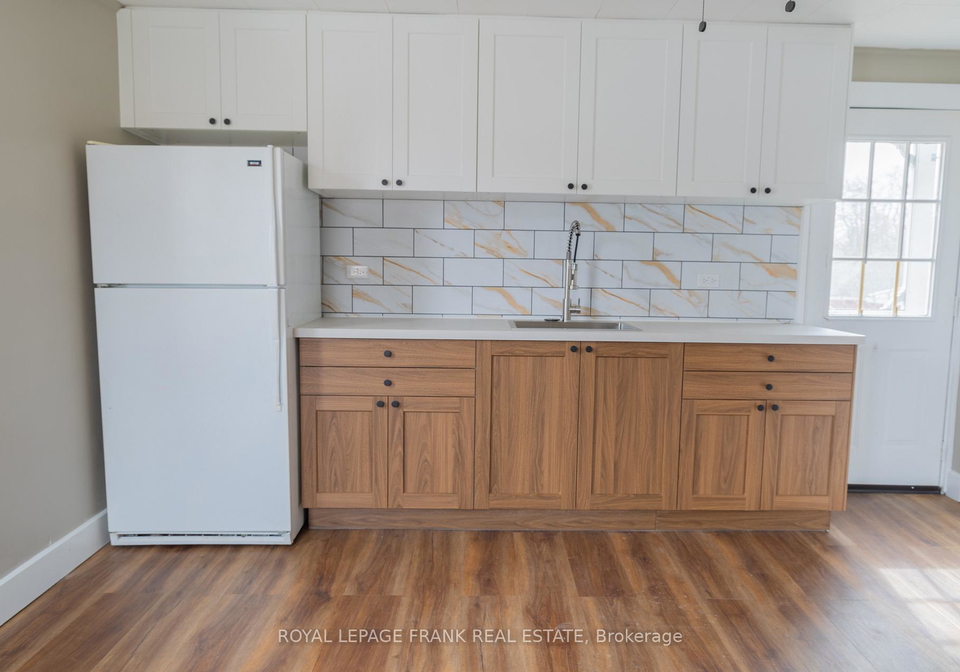39-glenelg-street-e-kawartha-lakes-ontario-x12982398