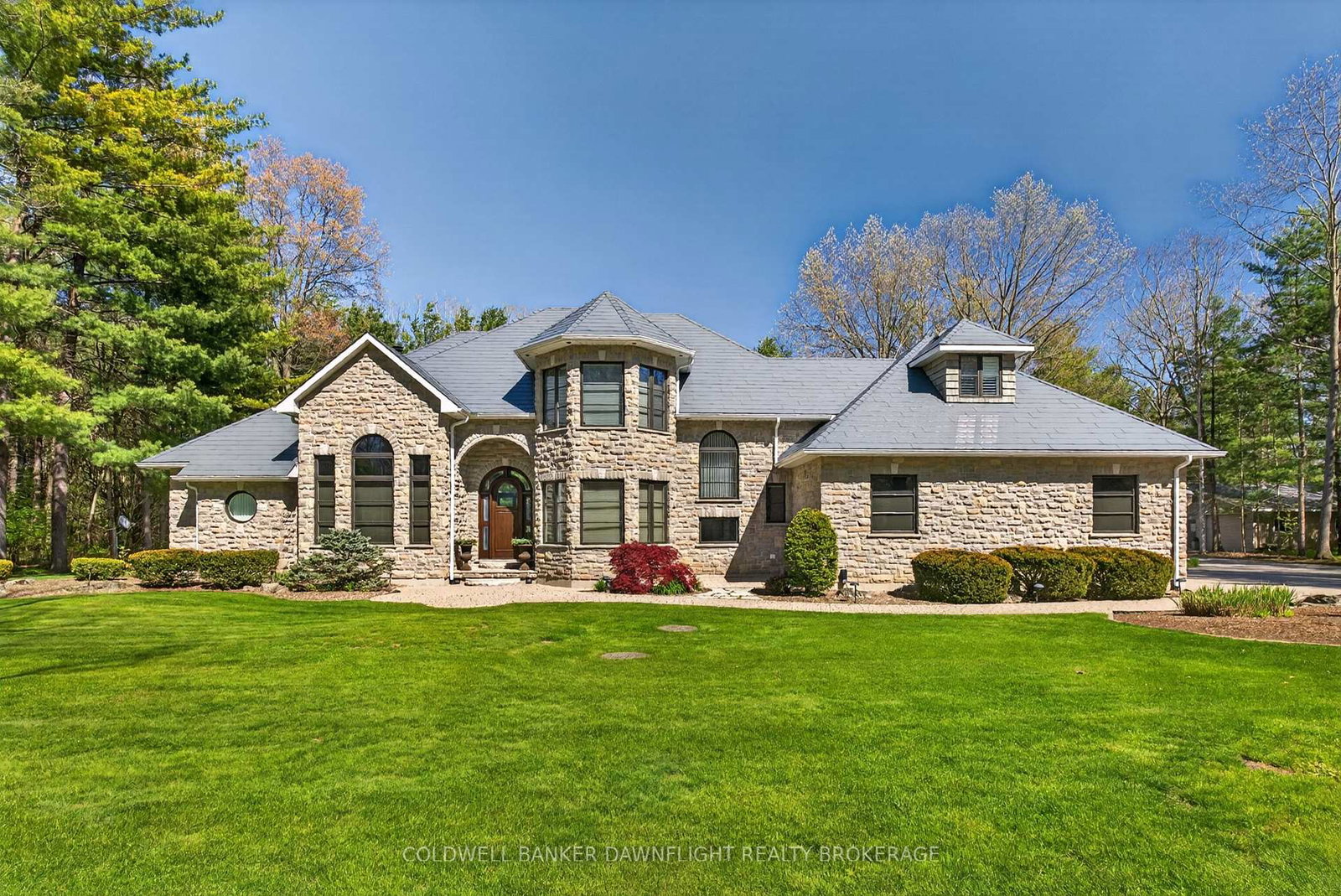 9923-parkview-crescent-lambton-shores-ontario-x12982764