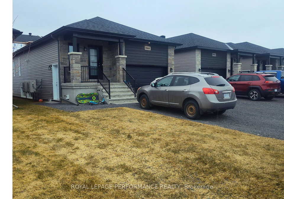 1223a-montblanc-crescent-russell-ontario-x12982912