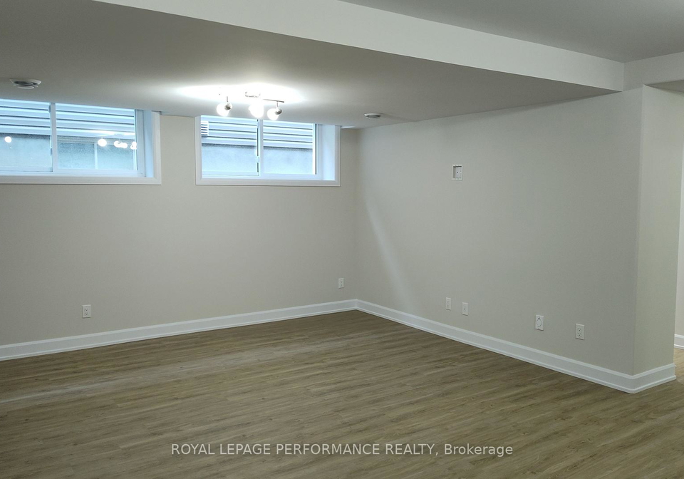 1223a-montblanc-crescent-russell-ontario-x12982912