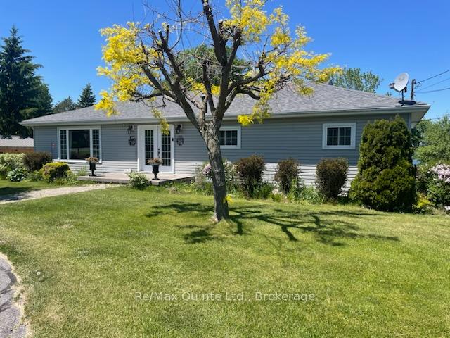 1752-county-road-3-prince-edward-county-ontario-x12983244