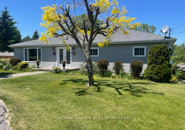1752-county-road-3-prince-edward-county-ontario-x12983244
