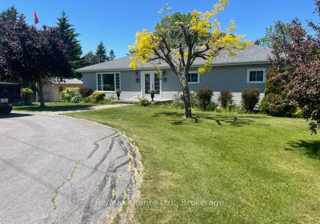 1752-county-road-3-prince-edward-county-ontario-x12983244