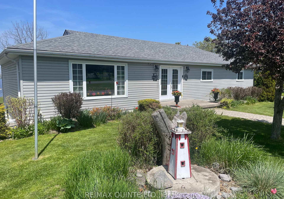 1752-county-road-3-prince-edward-county-ontario-x12983244