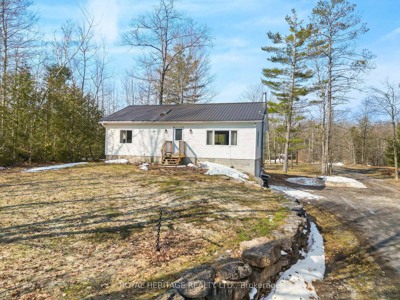 1702-county-road-40-douro-dummer-ontario-x12983320