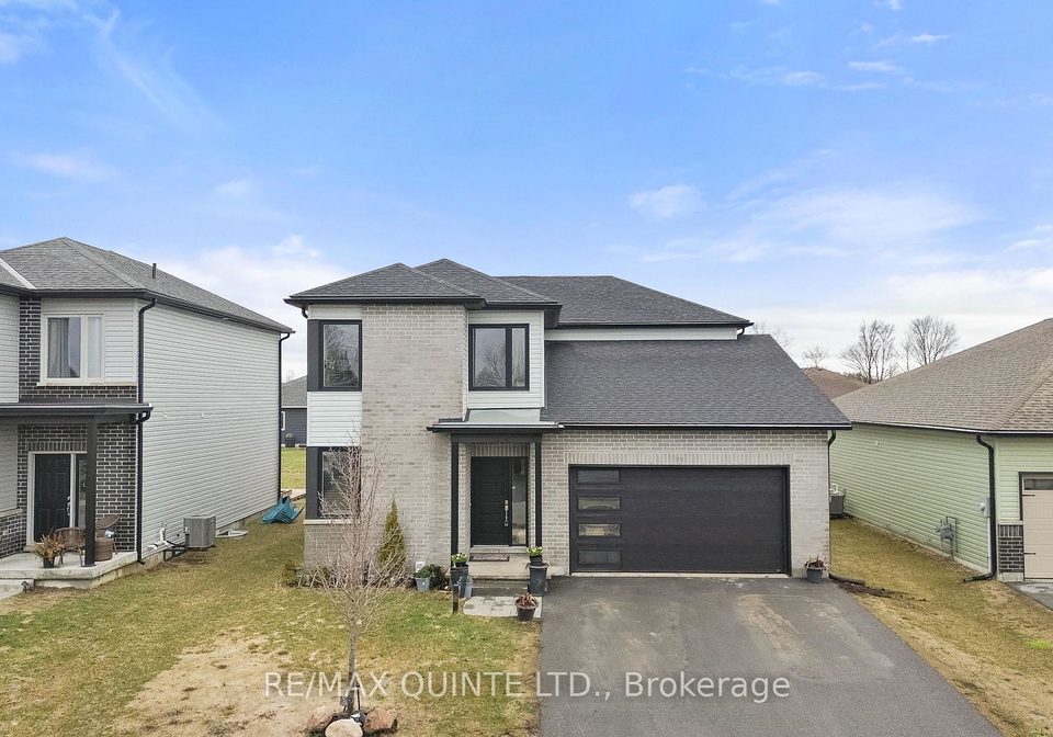 40-allen-street-prince-edward-county-ontario-x12984374