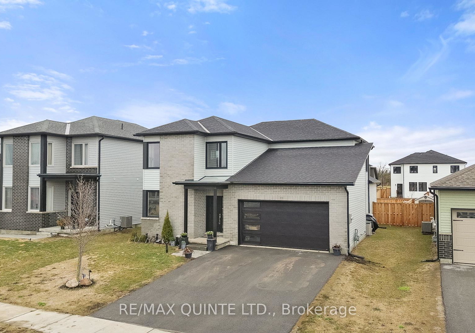 40-allen-street-prince-edward-county-ontario-x12984374