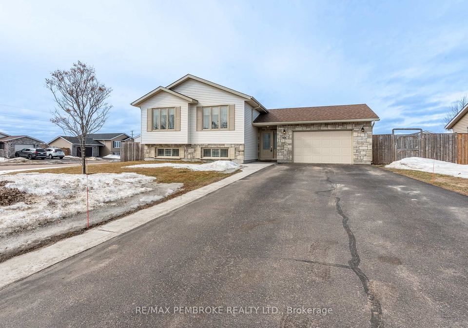 10-newport-drive-petawawa-ontario-x12984430
