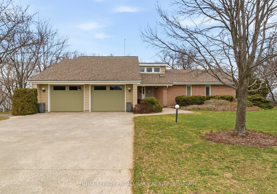 1544-county-road-14-prince-edward-county-ontario-x12984676