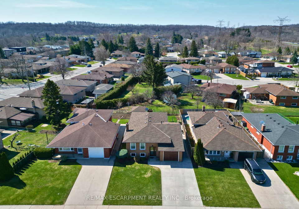 11-forest-hill-crescent-hamilton-ontario-x12985006