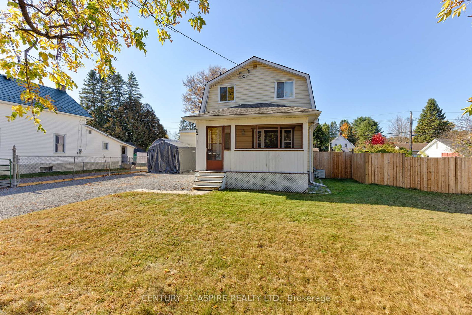32-railway-street-laurentian-hills-ontario-x12985280