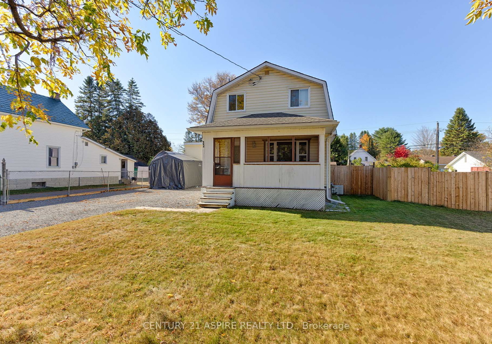 32-railway-street-laurentian-hills-ontario-x12985280