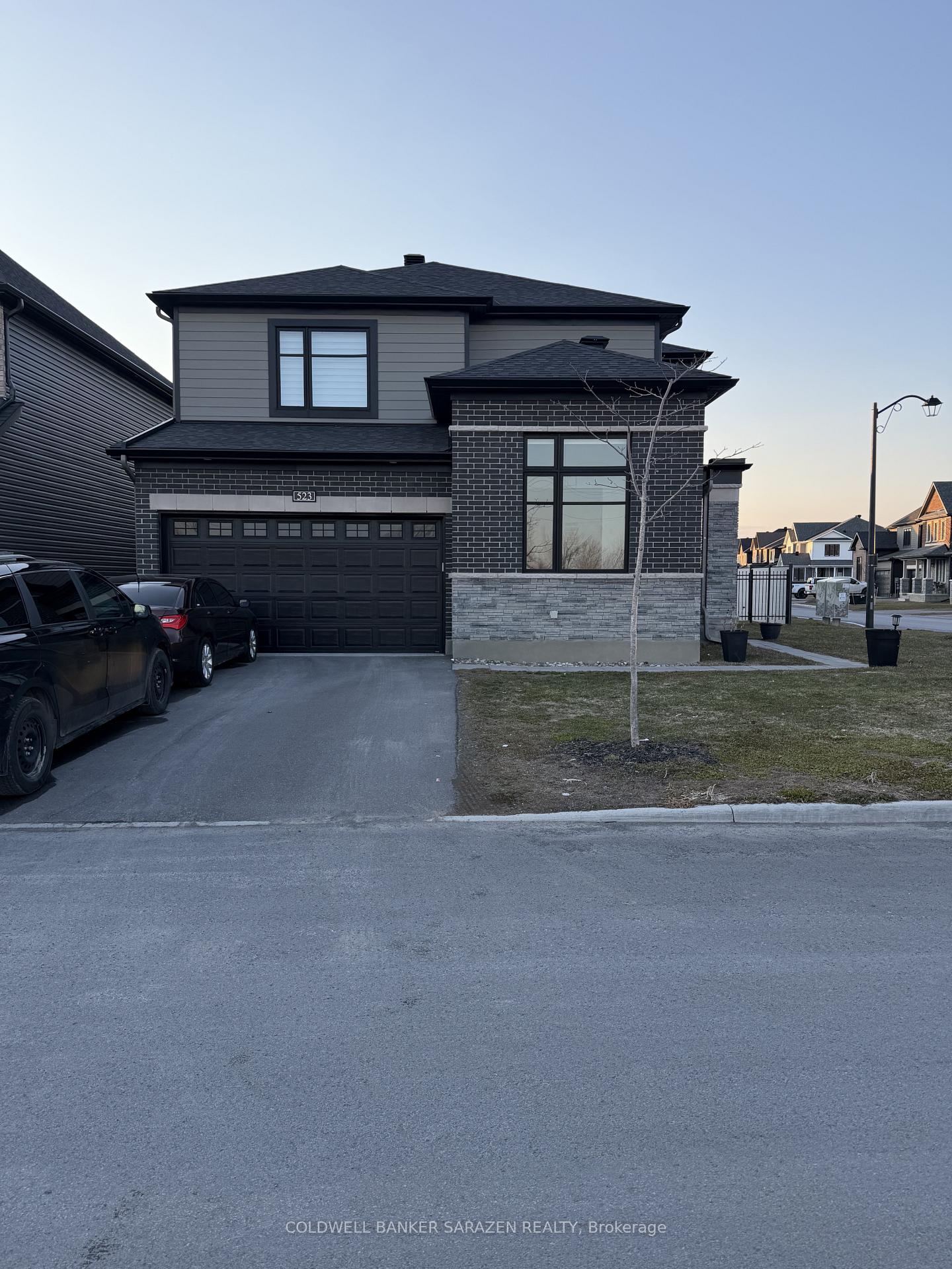 523-anchor-circle-w-ottawa-ontario-x12985506