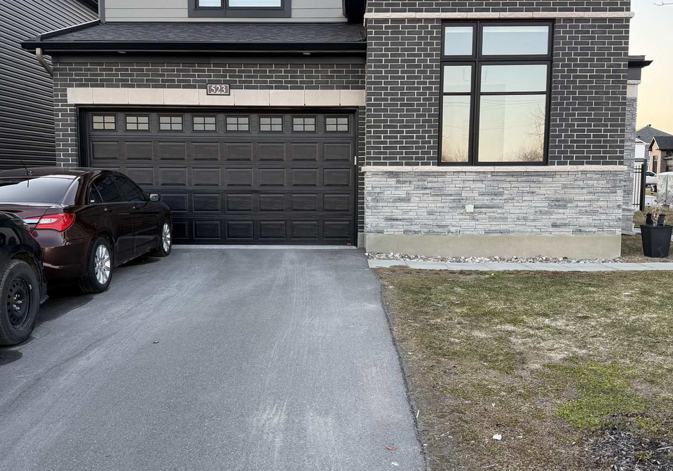 523-anchor-circle-w-ottawa-ontario-x12985506