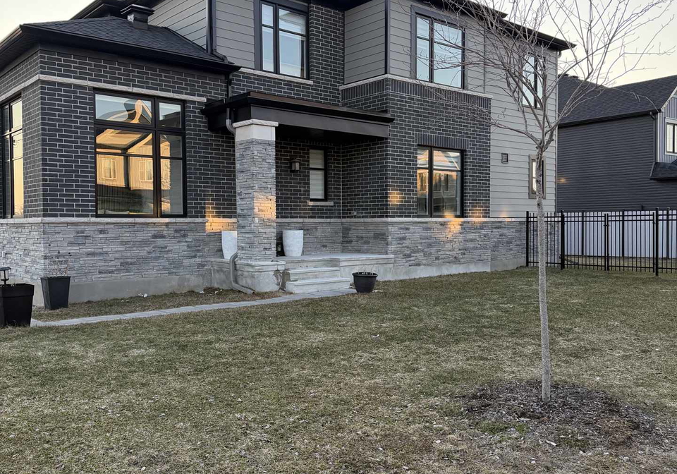 523-anchor-circle-w-ottawa-ontario-x12985506