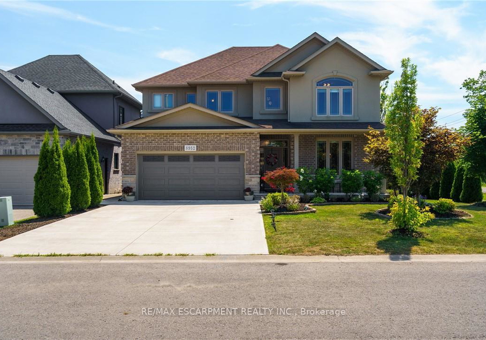 8952-black-forest-crescent-niagara-falls-ontario-x12985626