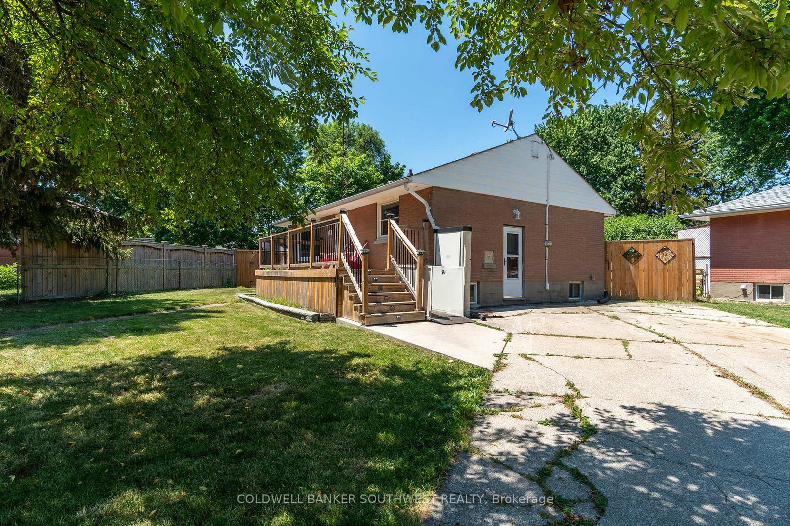 18-tweedsmuir-avenue-sarnia-ontario-x12986106