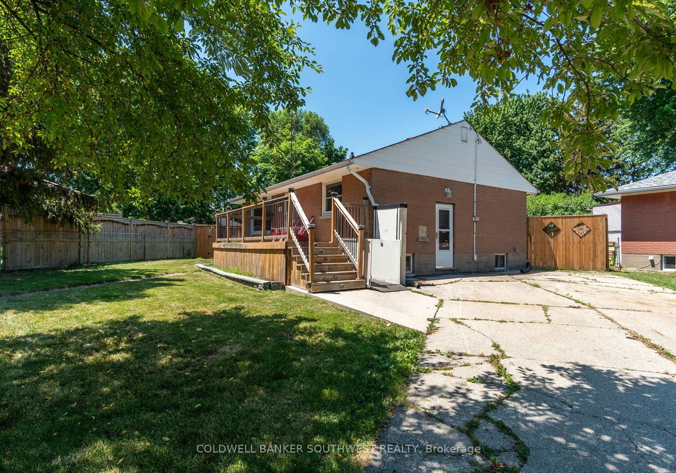 18-tweedsmuir-avenue-sarnia-ontario-x12986106