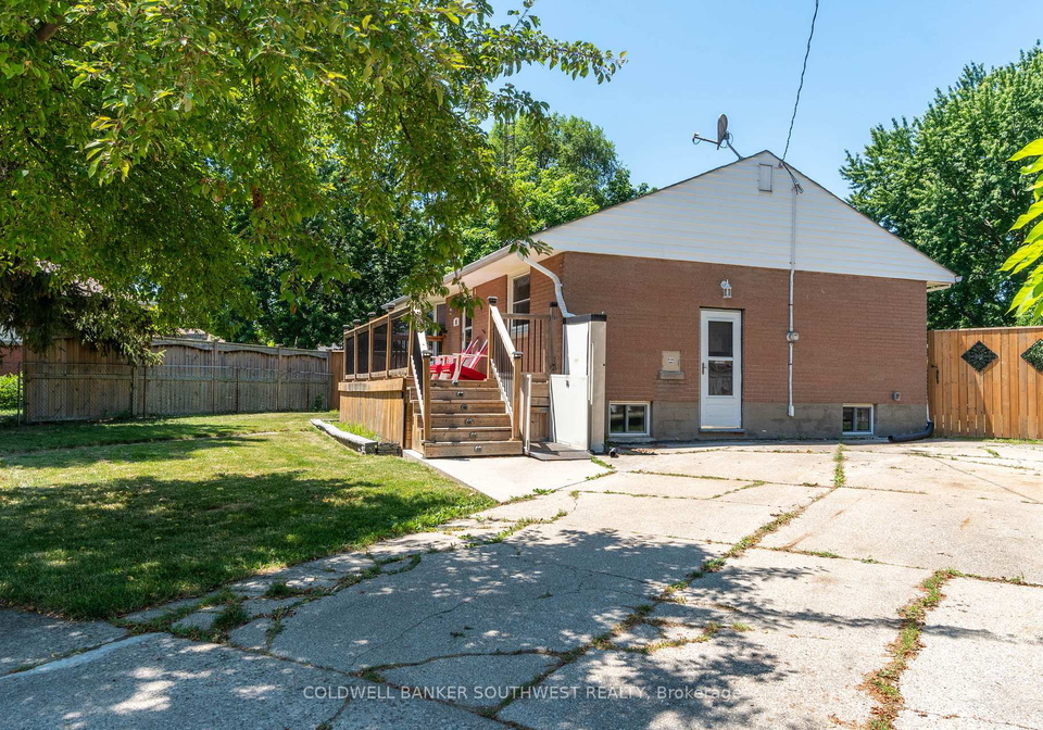 18-tweedsmuir-avenue-sarnia-ontario-x12986106