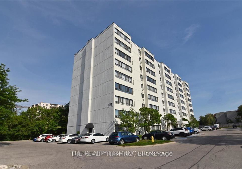 135-baseline-road-w-london-south-ontario-x12986120