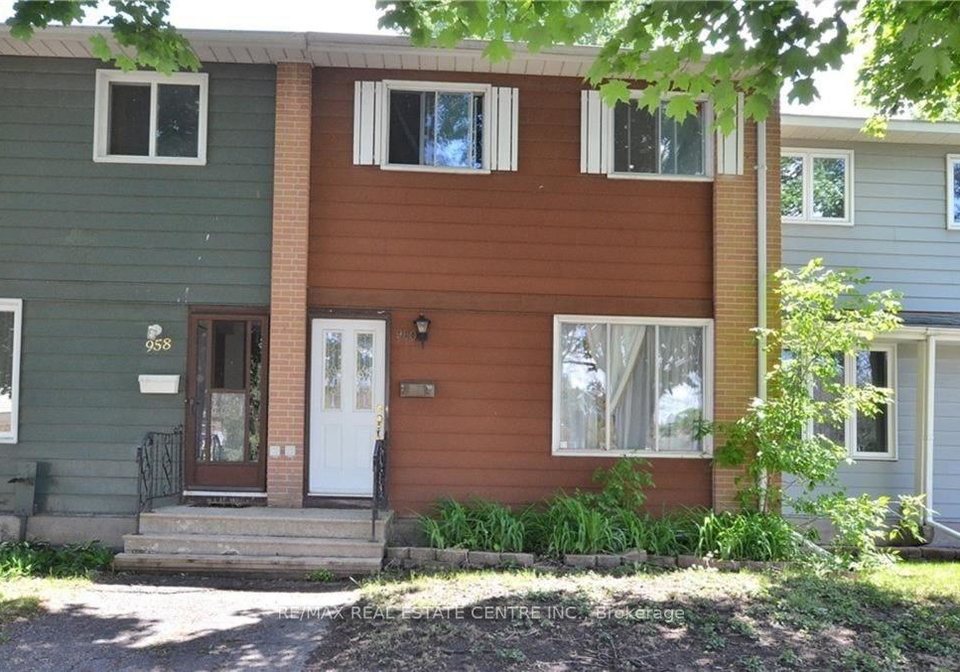 960-meadowlands-drive-ottawa-ontario-x12986474