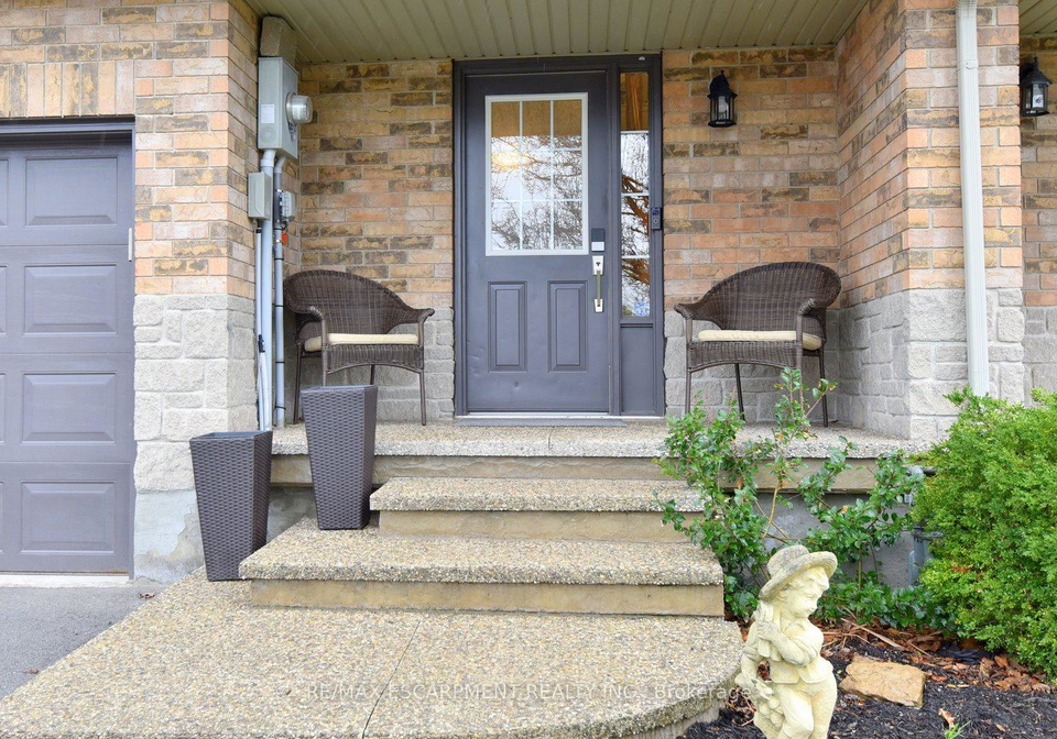 18-cedar-street-grimsby-ontario-x12986520