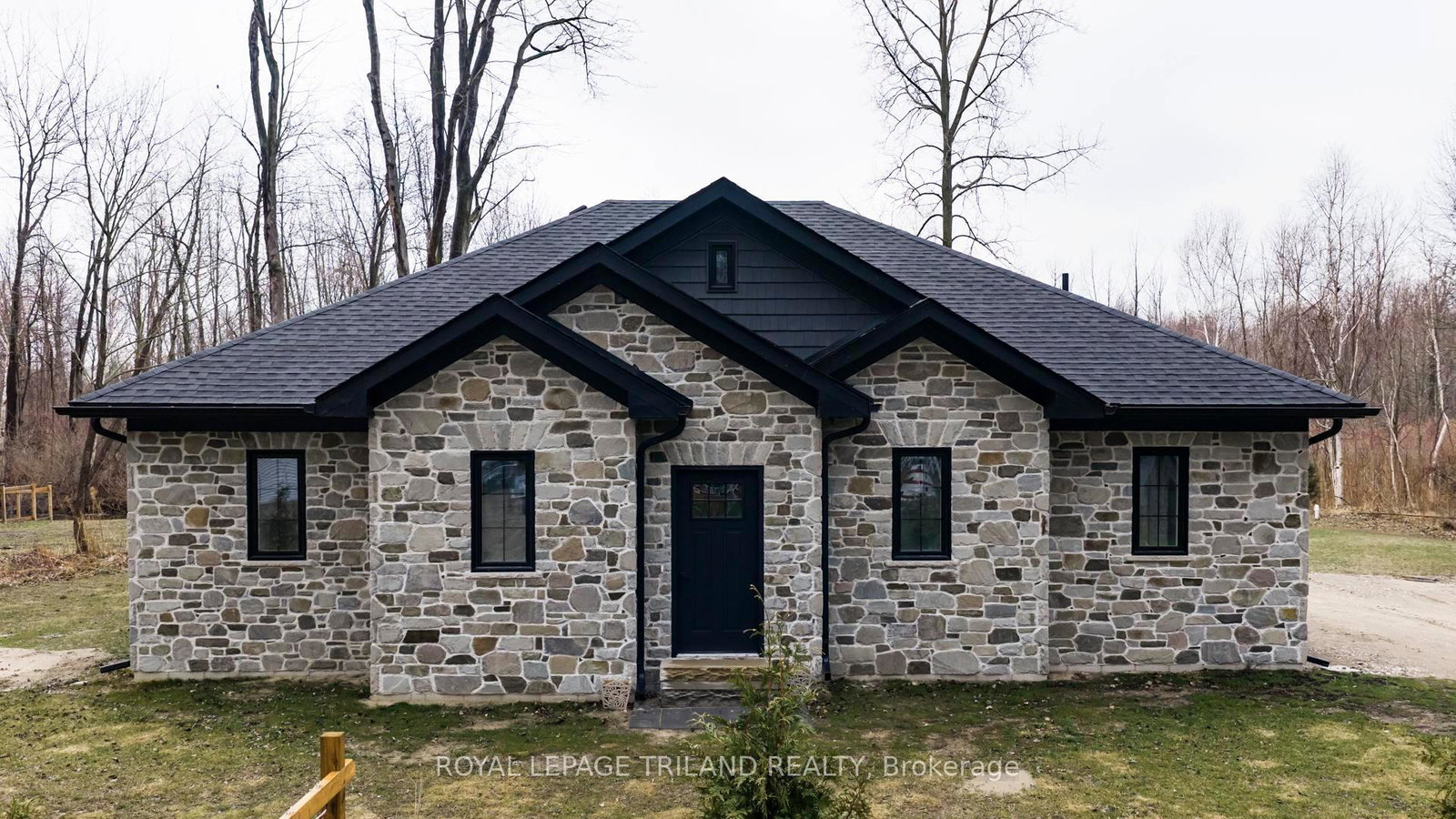 6043-franks-road-lambton-shores-ontario-x12986608