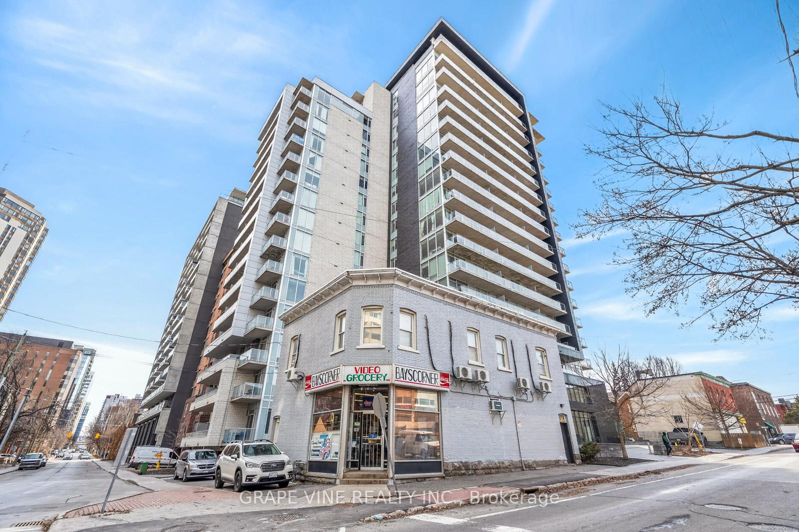 255-bay-street-ottawa-ontario-x12986954